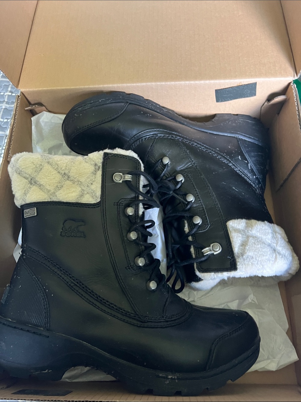 Sorel Black Leather Winter Lace-Up Boots with Shearling Collar